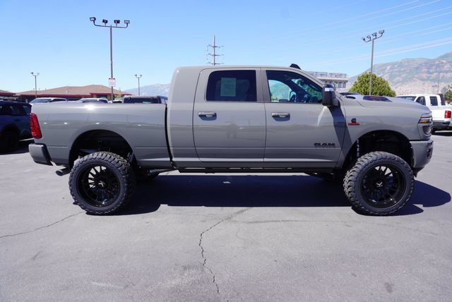 Used 2026 RAM 3500 Laramie AWD/4WD image 15