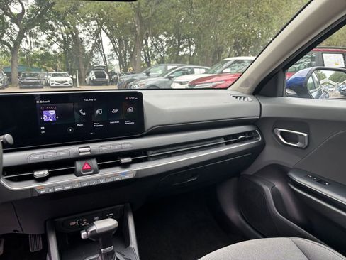 Used 2025 Kia K4 FWD image 35