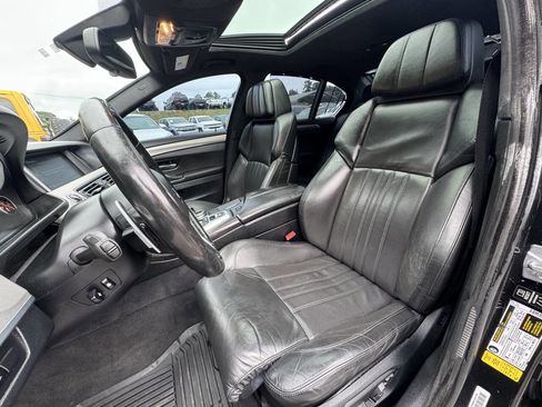 Used 2014 BMW M5 image 9