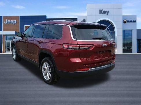 Used 2023 Jeep Grand Cherokee L Limited w/ Luxury Tech Group II AWD/4WD image 3