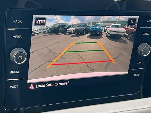 Used 2025 Volkswagen Taos SE image 16