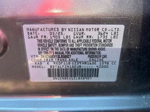 Used 2025 Nissan Versa SV FWD image 27