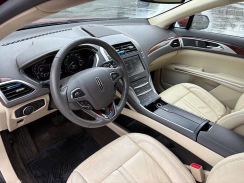 Used 2014 Lincoln MKZ image 12