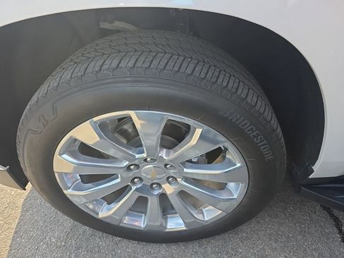 Used 2024 Chevrolet Tahoe Premier w/ Premium Package image 6