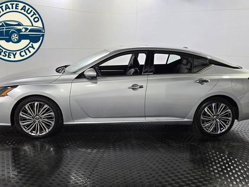 Used 2023 Nissan Altima 2.5 SL FWD image 4
