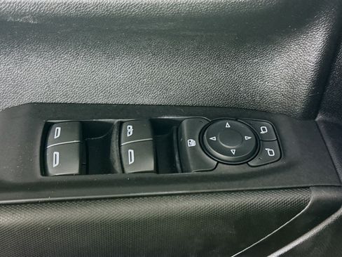 Used 2023 Chevrolet Silverado 1500 Custom image 22