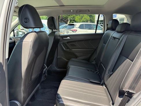 Used 2023 Volkswagen Tiguan SE w/ Panoramic Sunroof Package AWD/4WD image 27