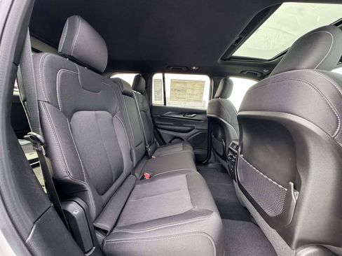 New 2026 Jeep Grand Cherokee Laredo X AWD/4WD image 15