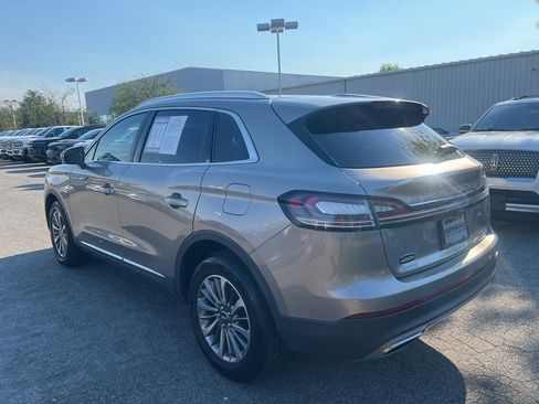 Used 2021 Lincoln Nautilus FWD w/ Equipment Group 101A image 3