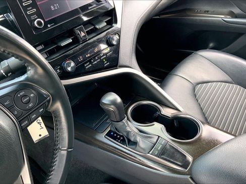 Used 2023 Toyota Camry SE image 16