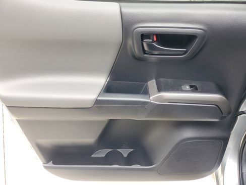 Used 2023 Toyota Tacoma SR5 RWD image 12