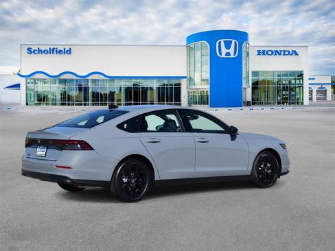 New 2025 Honda Accord SE image 3