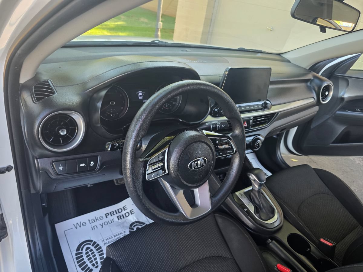 Used 2020 Kia Forte LXS FWD image 12