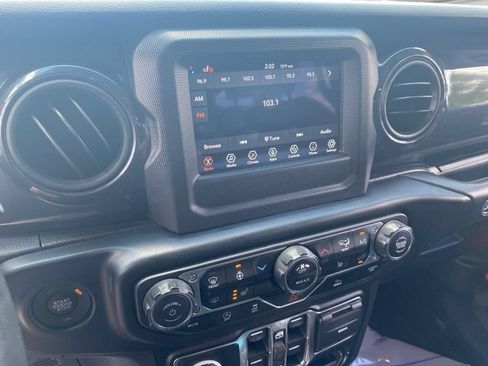 Used 2022 Jeep Wrangler Unlimited Sport AWD/4WD image 25