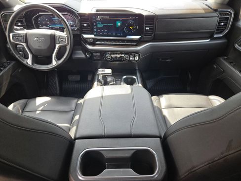 Used 2025 Chevrolet Silverado 1500 LT Trail Boss w/ Convenience Package II AWD/4WD image 15