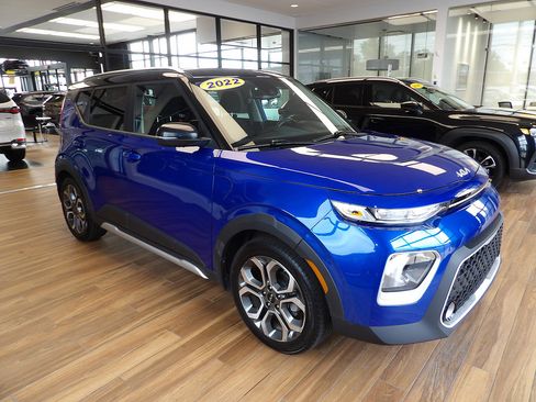 Used 2022 Kia Soul X-Line FWD image 3