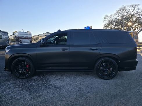 Used 2024 Cadillac Escalade V w/ LPO, ONYX Package image 8