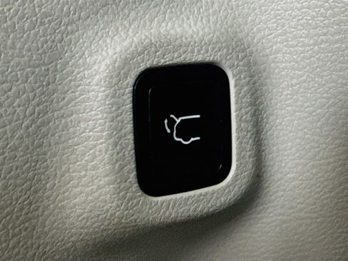 Used 2023 Jeep Compass Latitude w/ Convenience Group AWD/4WD image 29