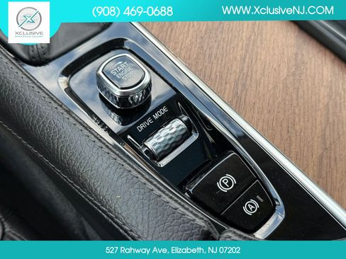 Used 2021 Volvo XC90 T6 Momentum w/ Advanced Package AWD/4WD image 17