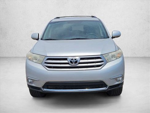 Used 2013 Toyota Highlander Limited FWD image 2