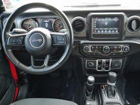 Used 2022 Jeep Gladiator Willys image 18