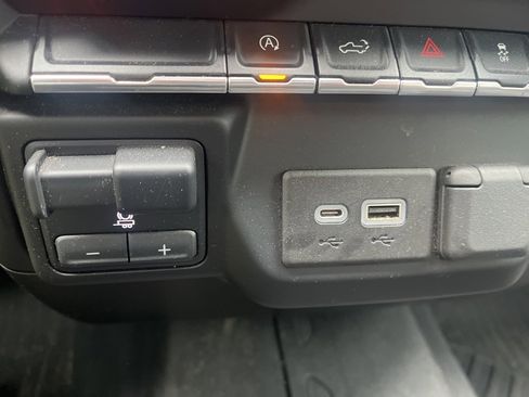 Used 2021 Chevrolet Silverado 1500 RST image 17