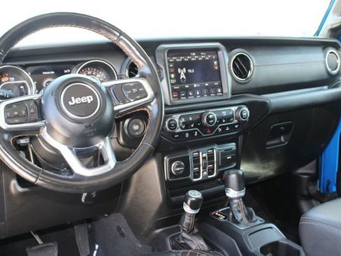 Used 2023 Jeep Wrangler Unlimited Sahara AWD/4WD image 13