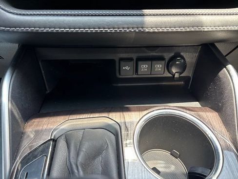 Used 2020 Toyota Highlander Limited FWD image 37