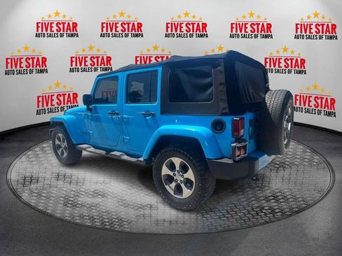 Used 2017 Jeep Wrangler Unlimited Sahara w/ Connectivity Group AWD/4WD image 5