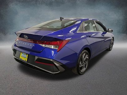 Certified 2025 Hyundai Elantra SEL w/ Cargo Package