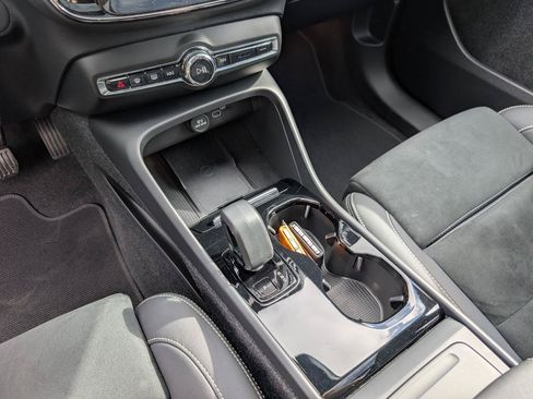 Used 2023 Volvo XC40 Recharge Ultimate AWD/4WD image 22