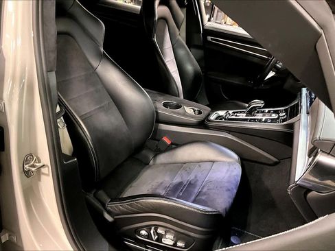 Used 2019 Porsche Panamera GTS w/ Premium Package Plus image 8