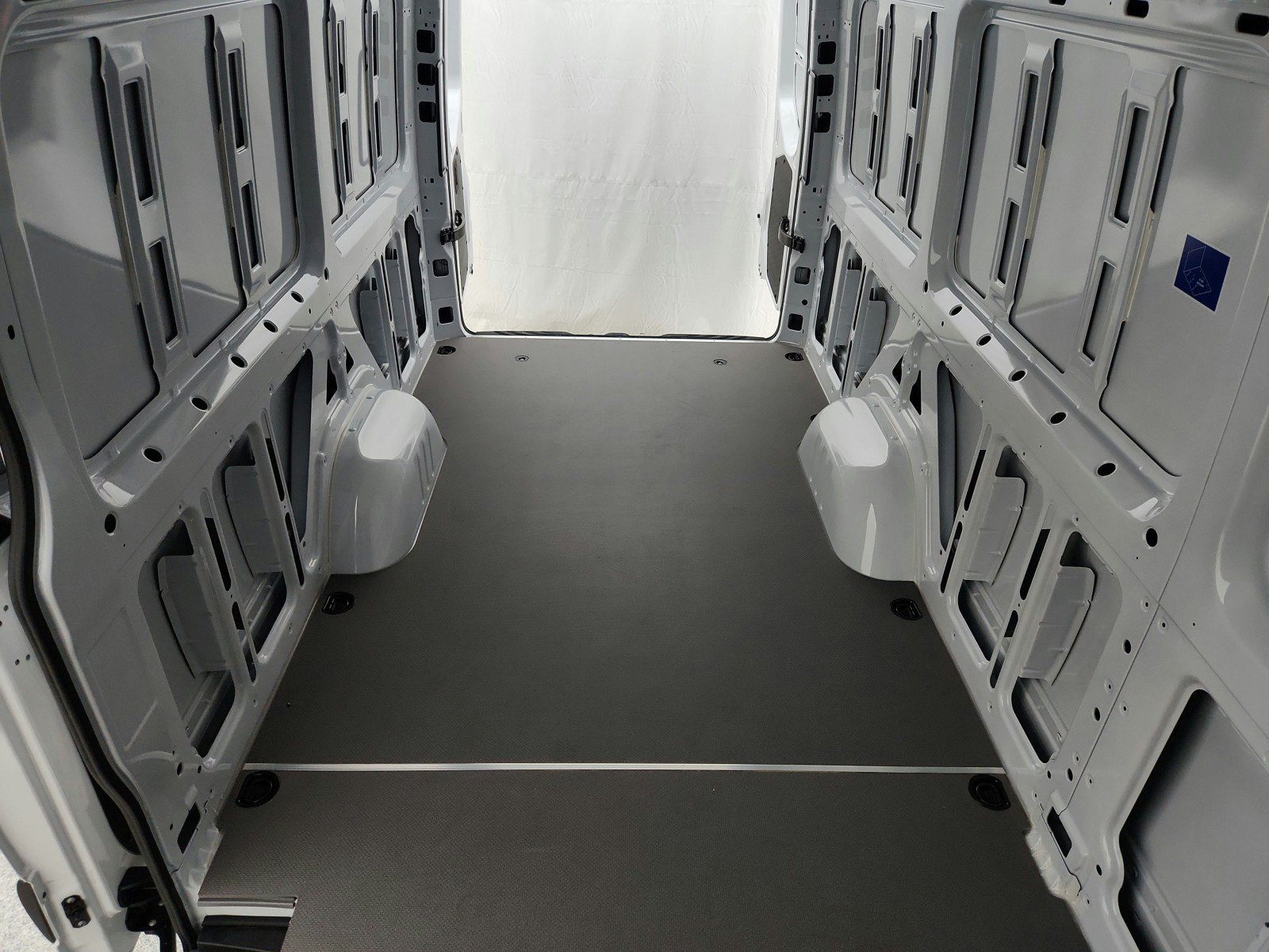New 2025 Mercedes-Benz eSprinter 170 Cargo image 24