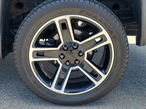 Used 2019 GMC Sierra 1500 SLE w/ Black Pack AWD/4WD image 5