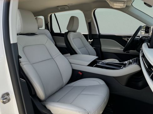New 2026 Lincoln Aviator 2WD image 25