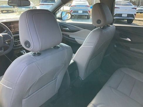 New 2026 Buick Envista Avenir image 14