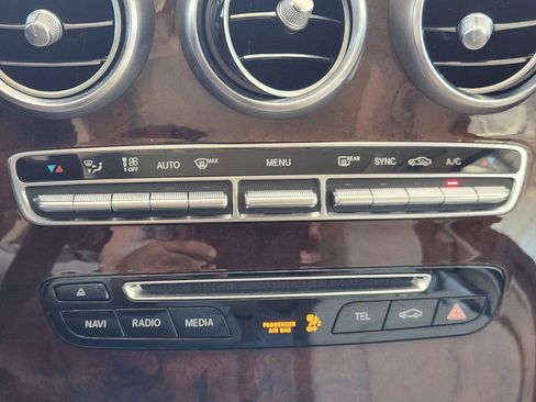 Used 2019 Mercedes-Benz GLC 300 image 18