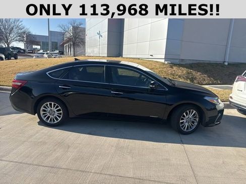 Used 2016 Toyota Avalon Limited image 2
