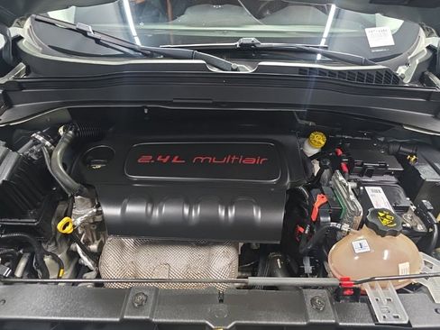 Used 2017 Jeep Renegade Altitude image 18