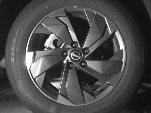 Used 2025 Nissan Rogue SV image 15