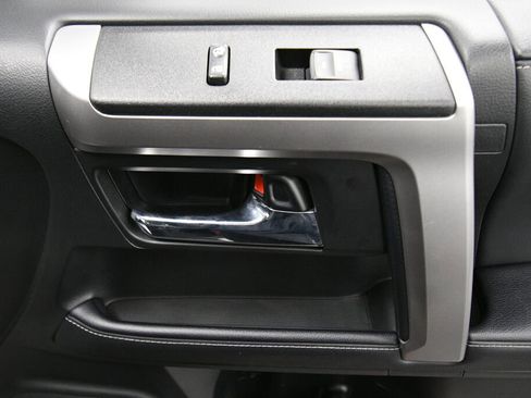 Certified 2024 Toyota 4Runner SR5 Premium image 27