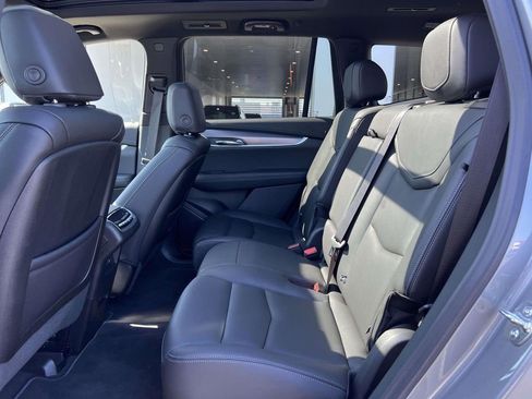 Certified 2025 Cadillac XT6 Luxury AWD/4WD image 9