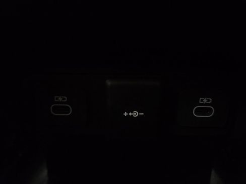 Used 2025 Land Rover Range Rover Evoque Dynamic SE image 37