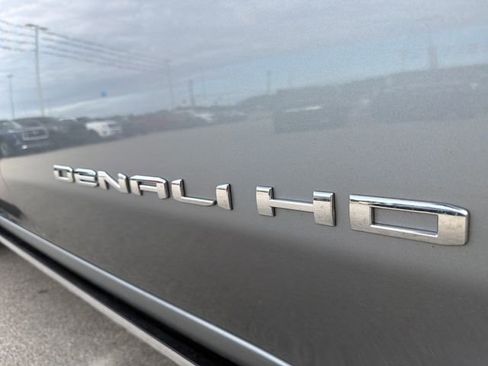 Used 2024 GMC Sierra 2500 Denali Ultimate AWD/4WD image 5