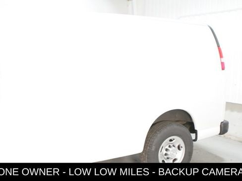 Used 2019 Chevrolet Express 3500 w/ Driver Convenience Package RWD image 10