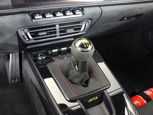 Used 2024 Porsche 911 GT3 RWD image 37