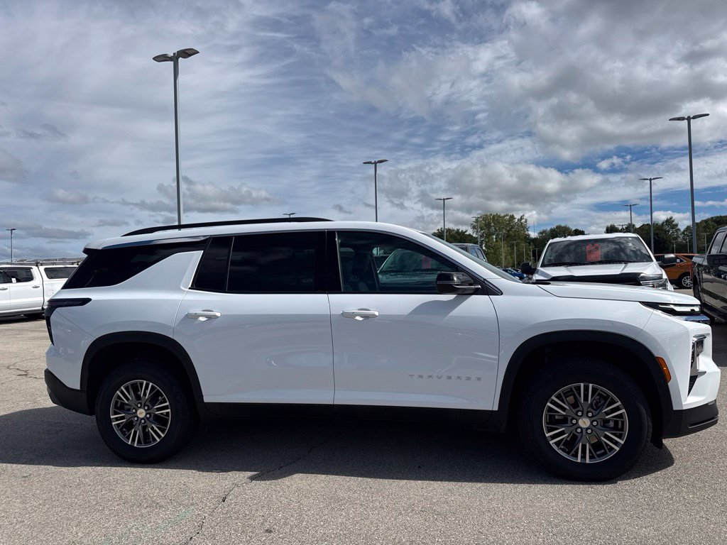 Certified 2026 Chevrolet Traverse LT AWD/4WD image 32