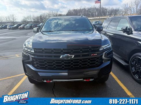 Used 2023 Chevrolet Suburban Z71 image 2