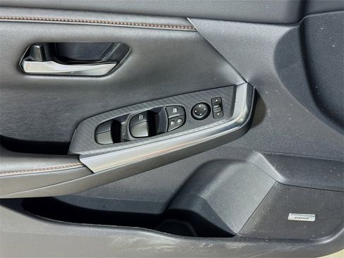 Used 2024 Nissan Sentra SR w/ SR Premium Package image 15