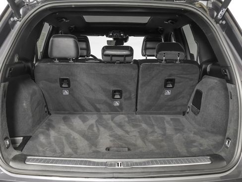Used 2022 Jeep Grand Cherokee Overland w/ Luxury Tech Group IV AWD/4WD image 45